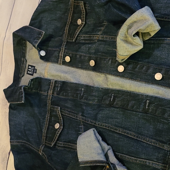 LIKE NEW Dark Wash Gap Denim Jacket - Picture 2 of 5